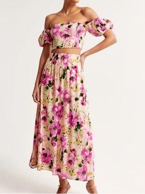 Abercrombie & Fitch Pink Floral Puff-Sleeve Crop Top on Cream